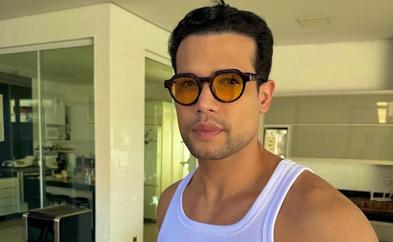 Israel Novaes Solteiro? Cantor quebra o silêncio após boatos de separação