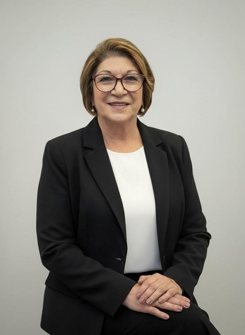 Suely Robusti celebra 50 anos de inclusão e compartilha sua trajetória inspiradora no livro “4X1 Mulheres & Propósito”