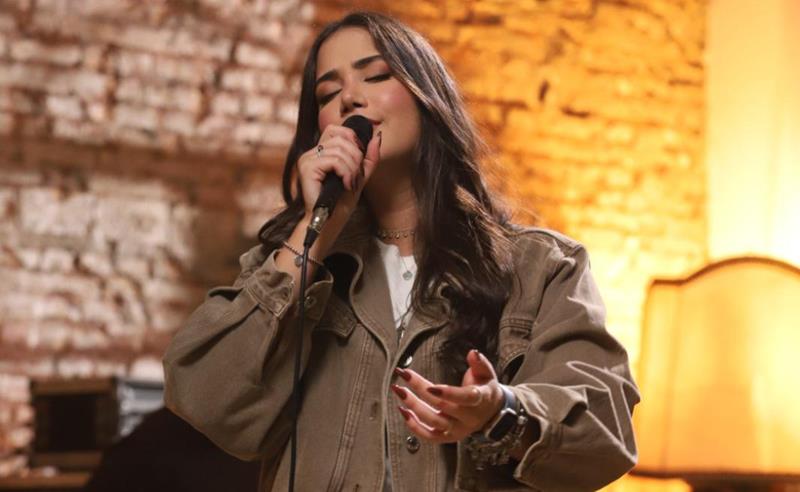 Brenda Danese apresenta “Segundo o Teu Coração”, seu novo single e vídeo