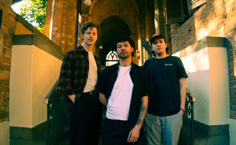 Banda SIDE se une a Gustavo Bertoni (Scalene) no single inédito “Ofusca”
